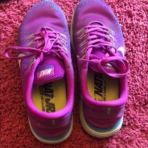 nike tennis shoes